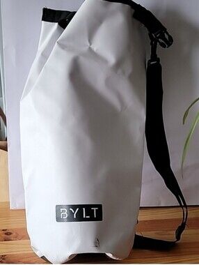 Men's BYLT Waterproof White w black backpack 💙